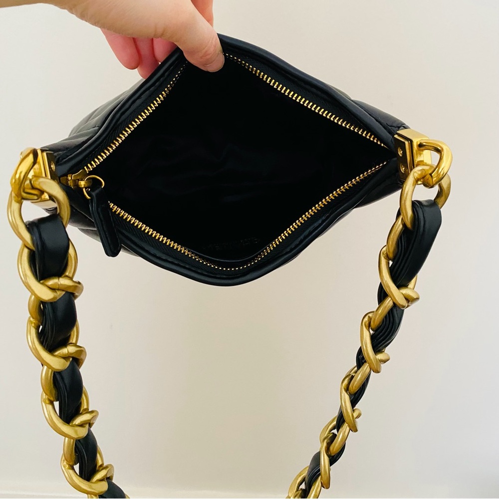 New in Box Chanel Makeup GWP Black Quilted Faux Leather 24A Hobo Shoulder Bag - Picture 11 of 13